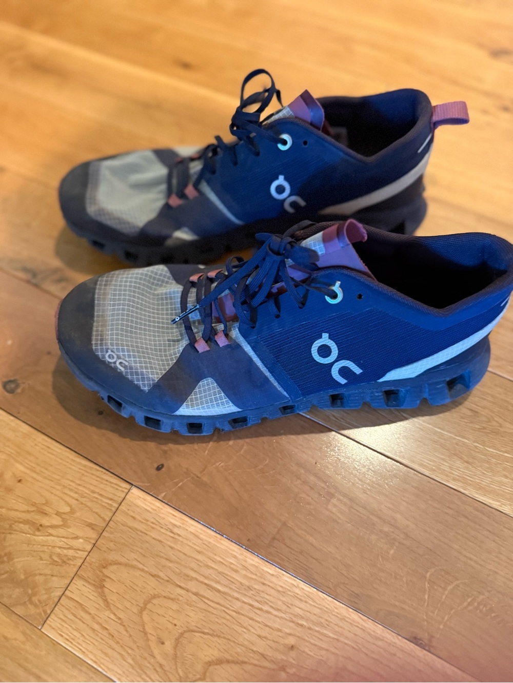 On Running Sneakers in Navy Blue, Gray & Pink Accents